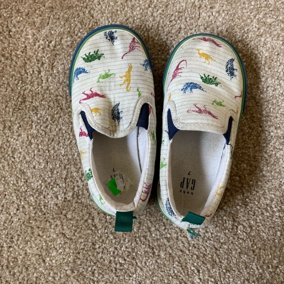 Three size 7 shoes for kids(great price!) - Picture 6 of 7